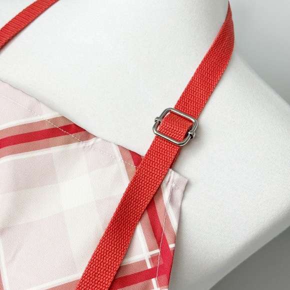Sewing Down South - Perfectly Plaid Cooking Apron - Picture 3 of 4